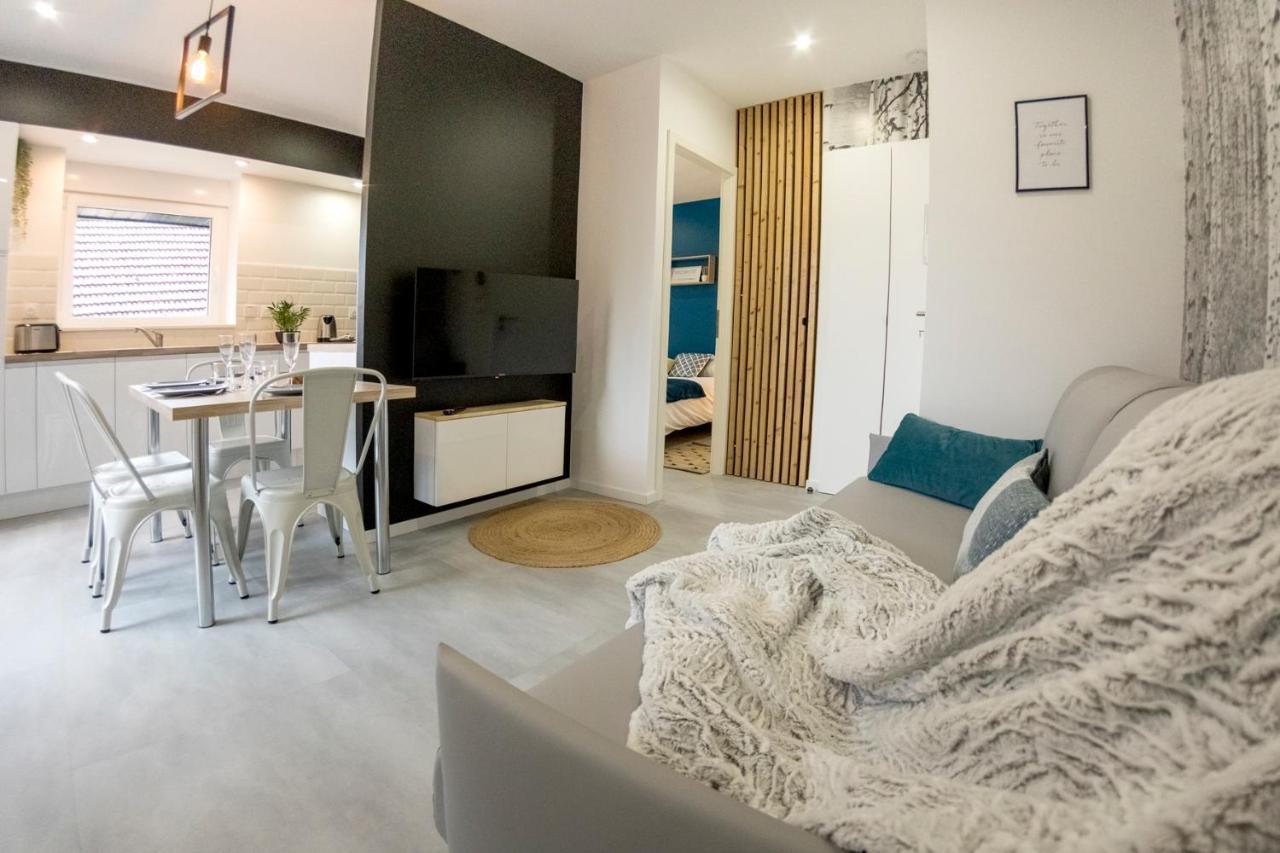 Appart-Hotel N 4 Calme Avec Terrasse, Wi-Fi Haut Debit, Petit-Dejeuner, Room-Service Et Parking Prive Chouzelot Exteriér fotografie