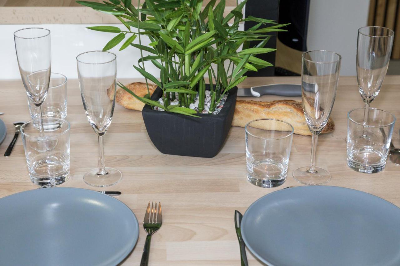 Appart-Hotel N 4 Calme Avec Terrasse, Wi-Fi Haut Debit, Petit-Dejeuner, Room-Service Et Parking Prive Chouzelot Exteriér fotografie