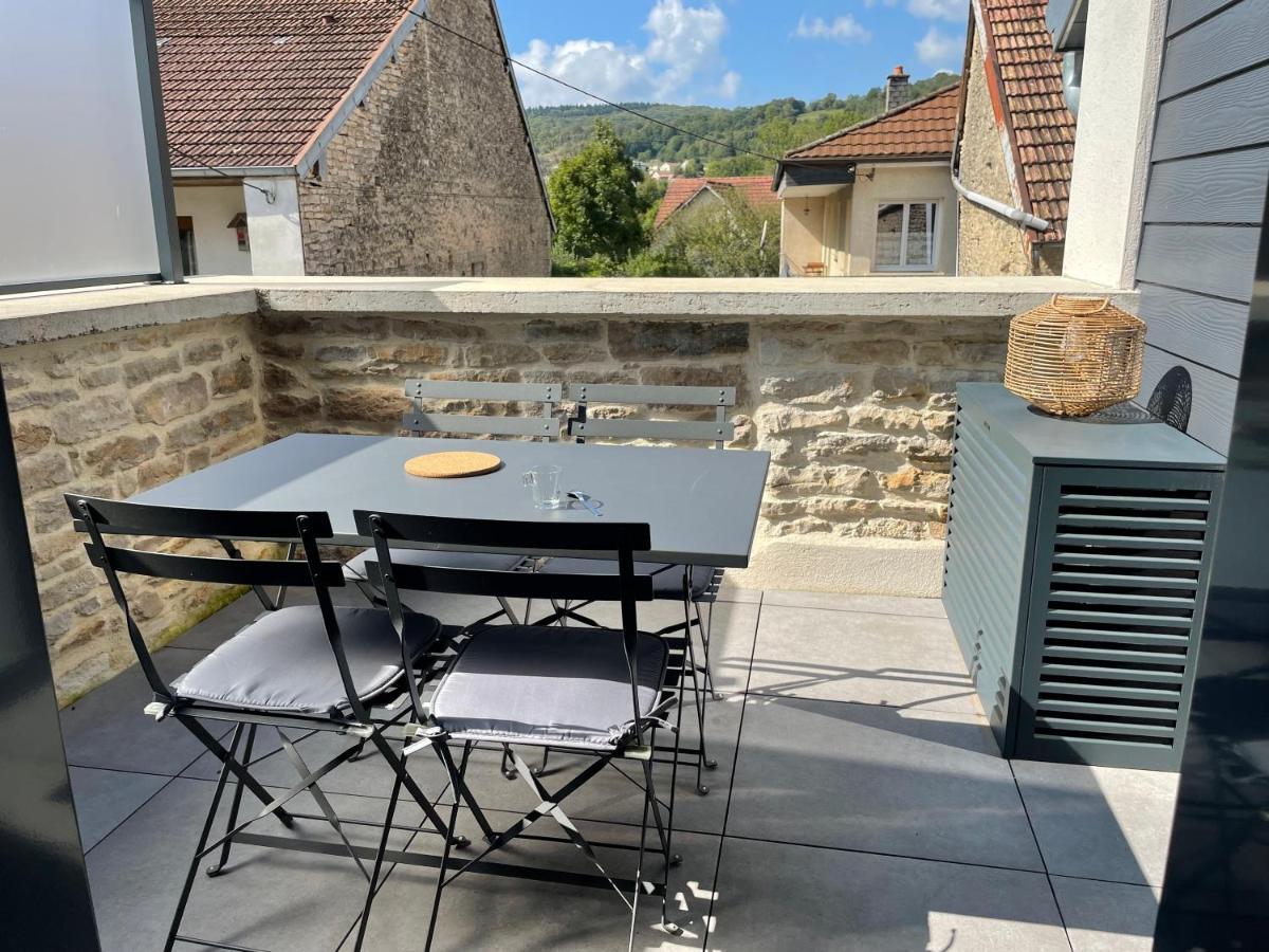 Appart-Hotel N 4 Calme Avec Terrasse, Wi-Fi Haut Debit, Petit-Dejeuner, Room-Service Et Parking Prive Chouzelot Exteriér fotografie
