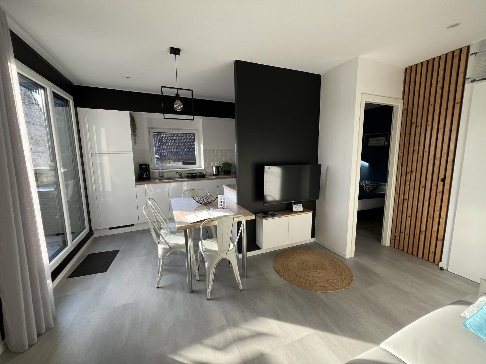 Appart-Hotel N 4 Calme Avec Terrasse, Wi-Fi Haut Debit, Petit-Dejeuner, Room-Service Et Parking Prive Chouzelot Exteriér fotografie
