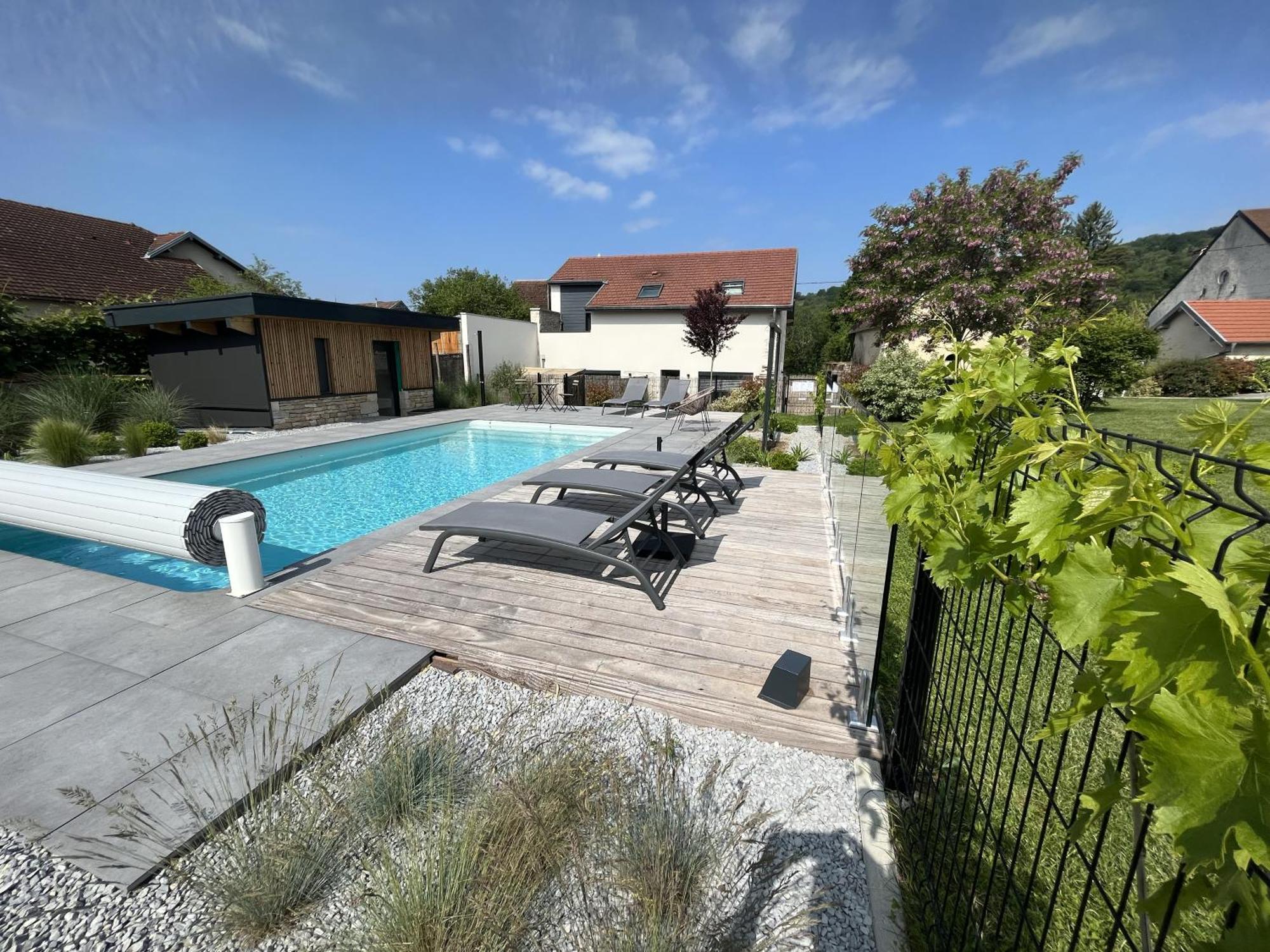 Appart-Hotel N 4 Calme Avec Terrasse, Wi-Fi Haut Debit, Petit-Dejeuner, Room-Service Et Parking Prive Chouzelot Exteriér fotografie