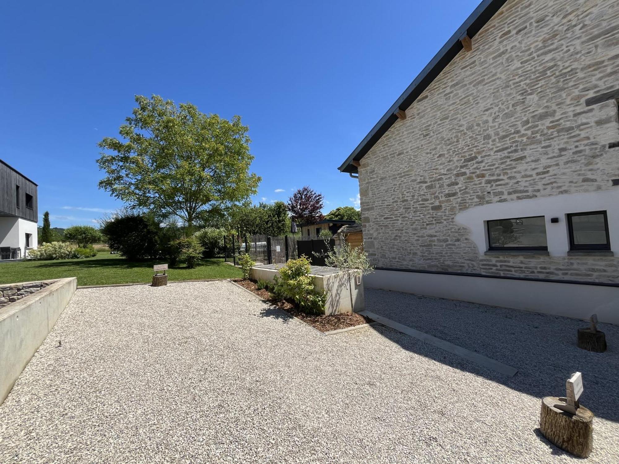 Appart-Hotel N 4 Calme Avec Terrasse, Wi-Fi Haut Debit, Petit-Dejeuner, Room-Service Et Parking Prive Chouzelot Exteriér fotografie