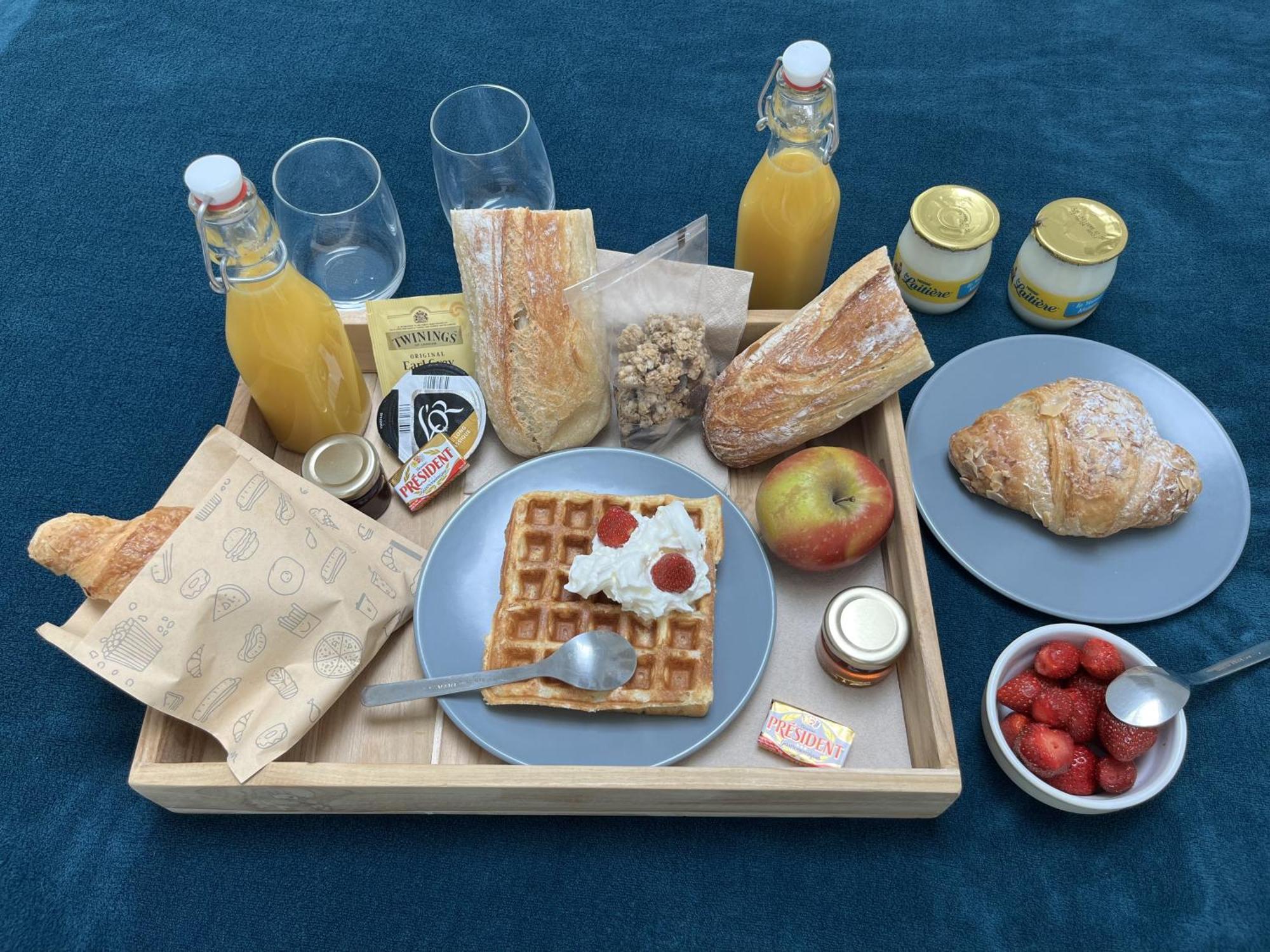 Appart-Hotel N 4 Calme Avec Terrasse, Wi-Fi Haut Debit, Petit-Dejeuner, Room-Service Et Parking Prive Chouzelot Exteriér fotografie